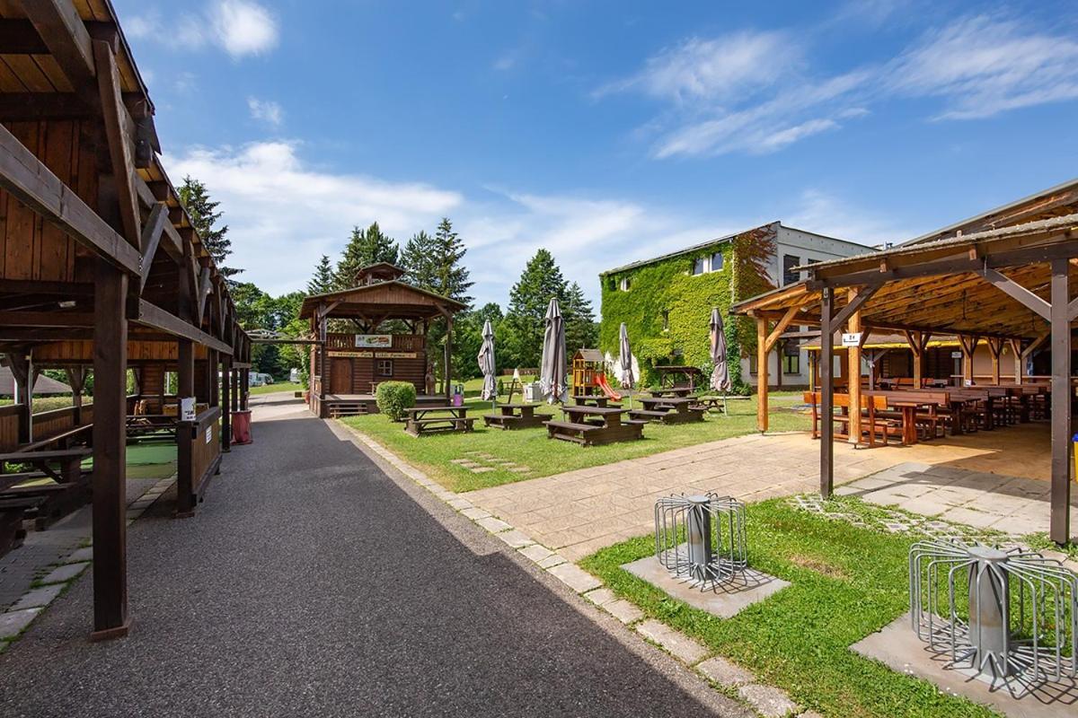 Holiday Park Vrchlabí - Liščí farma Exterior foto